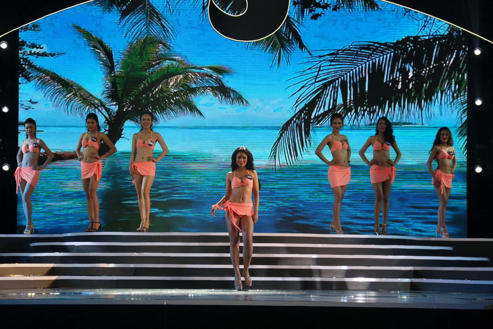 Các thí sinh tại đêm bán kết cuộc thi Hoa hậu biển Việt Nam toàn cầu 2018. (Ảnh: Lê Sen/TTXVN)