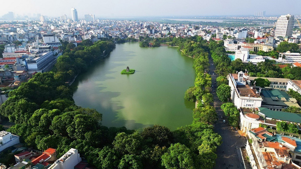 Hồ Hoàn Kiếm - 'lá phổi xanh' ở trung tâm Thủ đô Hà Nội. (Ảnh: Tuấn Anh/TTXVN)