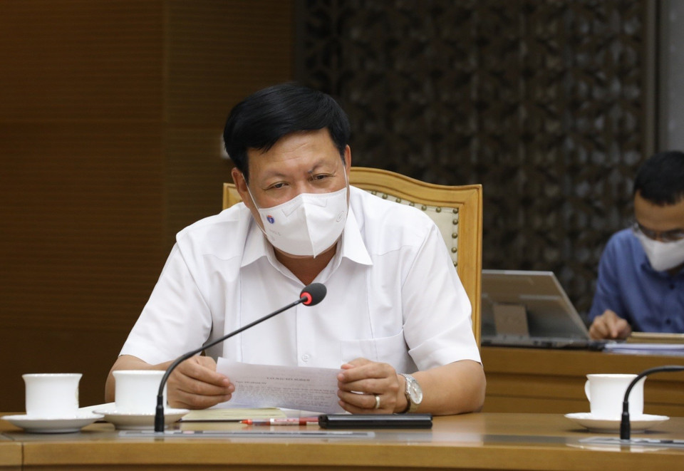 Thứ trưởng Bộ Y tế Đỗ Xuân Tuyên phát biểu tại cuộc họp. (Ảnh: Nguyễn Điệp/TTXVN)