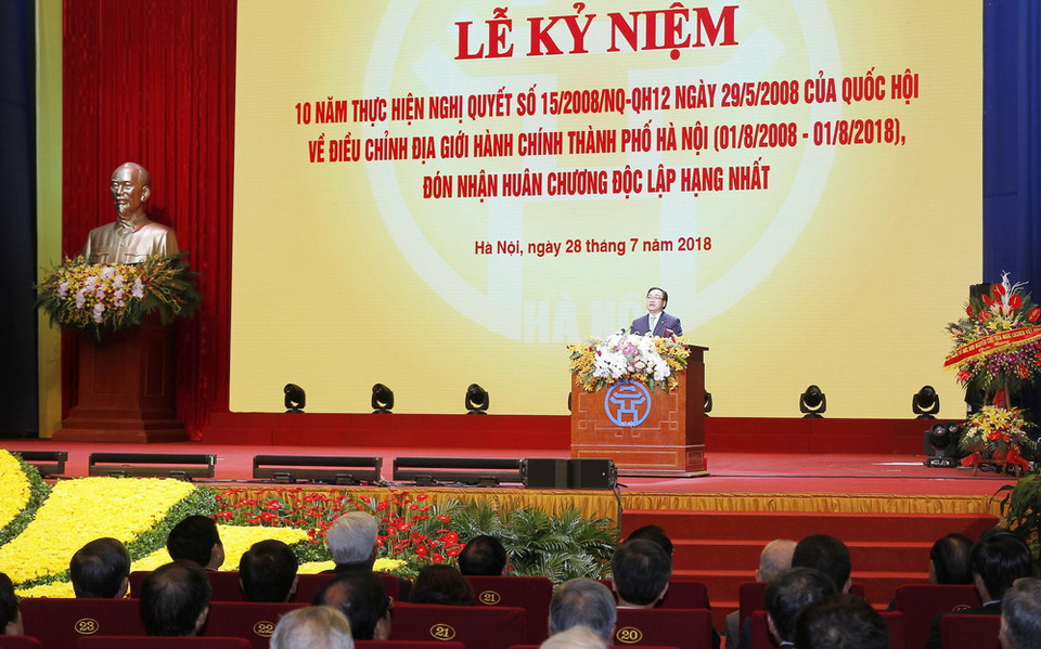 Đồng chí Hoàng Trung Hải, Ủy viên Bộ Chính trị, Bí thư Thành ủy, Trưởng đoàn đại biểu Quốc hội thành phố Hà Nội phát biểu khai mạc. (Ảnh: Lâm Khánh/TTXVN)