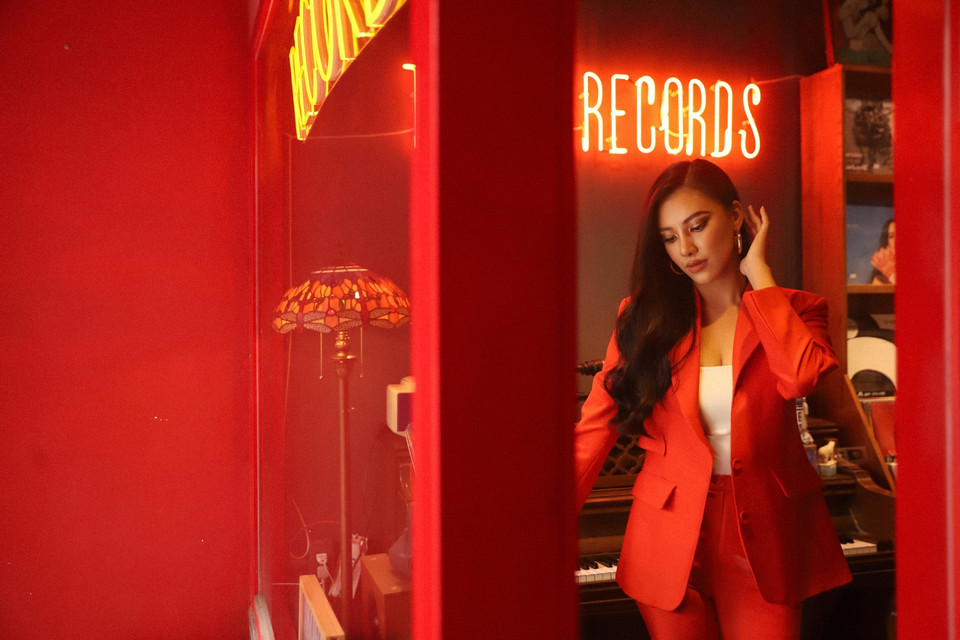 Sau khi giảm cân, Á hậu Kim Duyên ngày càng mặn mà chín muồi nhan sắc. (Ảnh: Trí Nguyễn/Vietnam+)