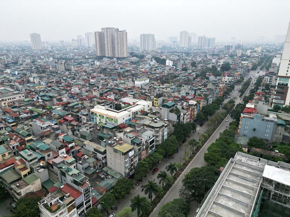 Phố Tân Mai hiện đại với con đường mới mở rộng. (Ảnh: Thanh Tùng/TTXVN)