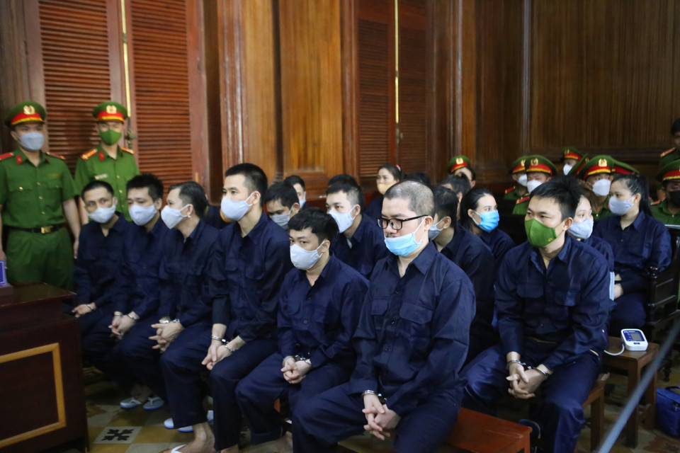 23 bị cáo hầu tòa. (Ảnh: Thành Chung/TTXVN)
