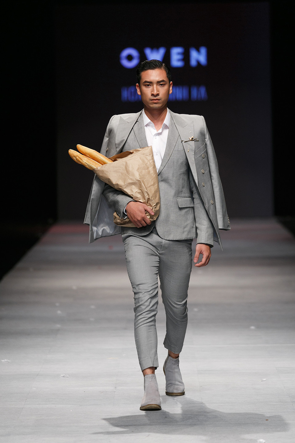 Những thiết kế của Hoàng Minh Hà mang đến cảm giác mạnh mẽ, lịch lãm nhưng vẫn sang trọng, nhẹ nhàng. (Ảnh: BTC)