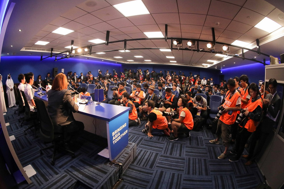 Đông đảo phóng viên dự họp báo trước trận đấu Việt Nam-Nhật Bản. (Ảnh: Hoàng Linh/Vietnam+)