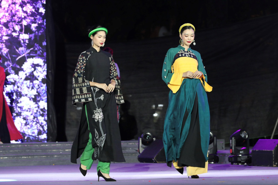 Áo dài Việt Nam không chỉ là 'đại sứ văn hóa' mà còn được kỳ vọng trở thành 'đại sứ du lịch.' (Ảnh: Mai Mai/Vietnam+)
