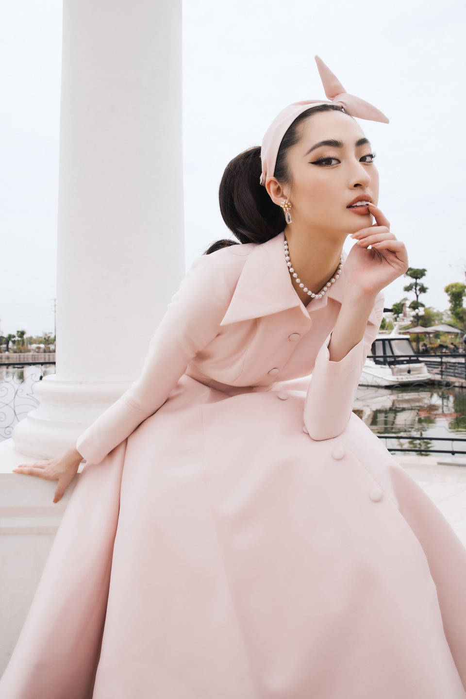 Ngắm một số hình ảnh đậm phong cách châu Âu của Hoa hậu Lương Thùy Linh. (Ảnh: CTV/Vietnam+)