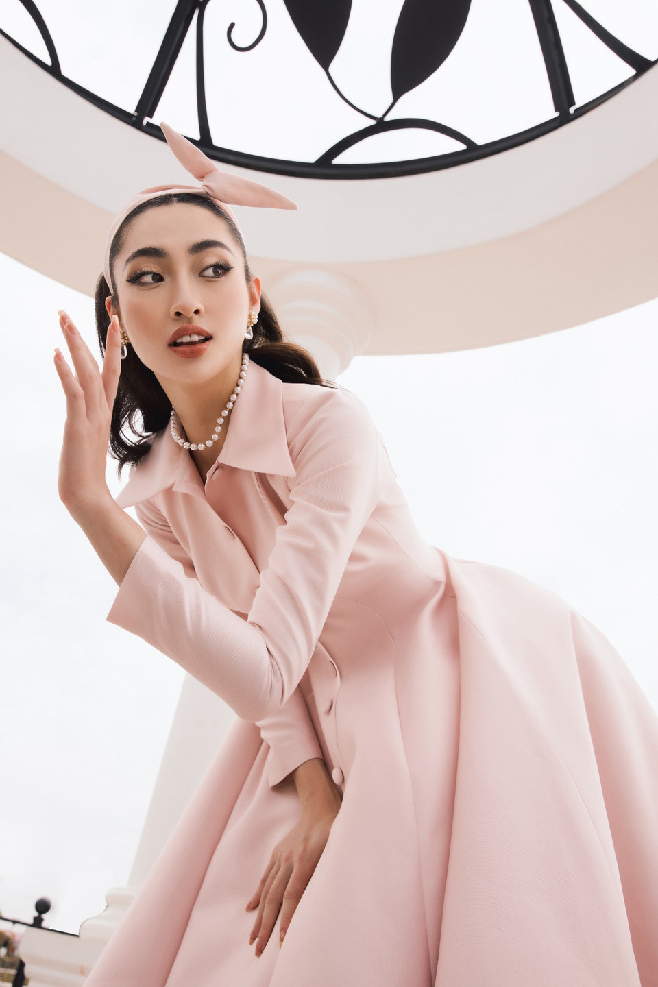 Ngắm một số hình ảnh đậm phong cách châu Âu của Hoa hậu Lương Thùy Linh. (Ảnh: CTV/Vietnam+)