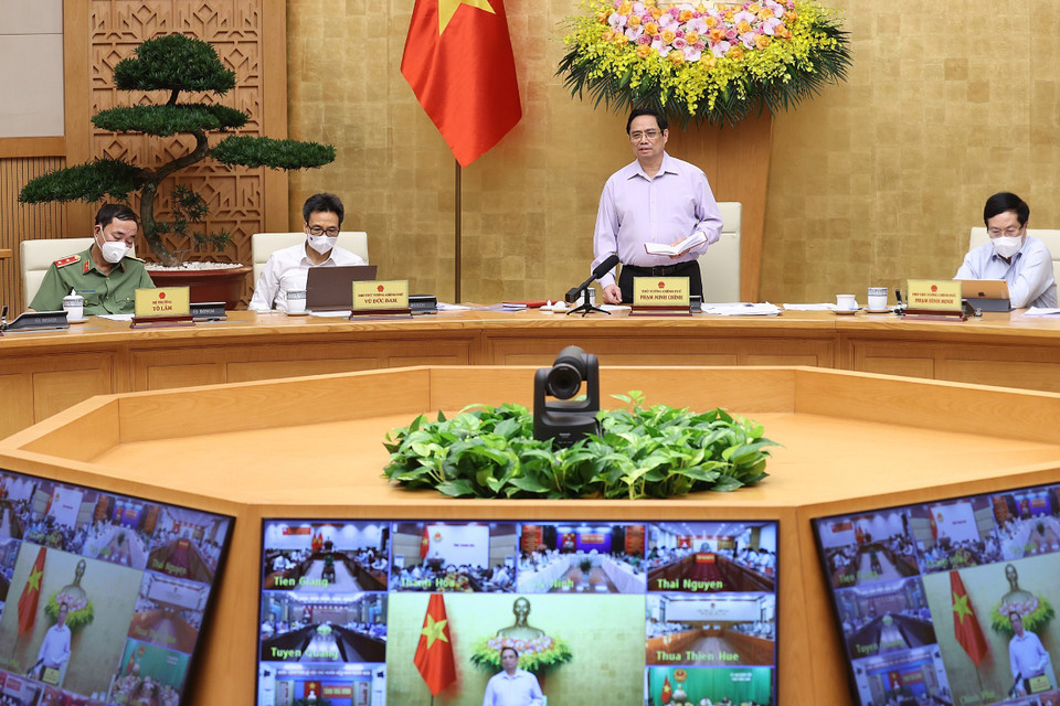 Phiên họp thảo luận về tình hình hình tế-xã hội 6 tháng đầu năm và phương hướng, nhiệm vụ 6 tháng cuối năm 2021; giải pháp phòng, chống dịch COVID-19; tháo gỡ khó khăn trong sản xuất, kinh doanh. (Ảnh: Dương Giang/TTXVN)