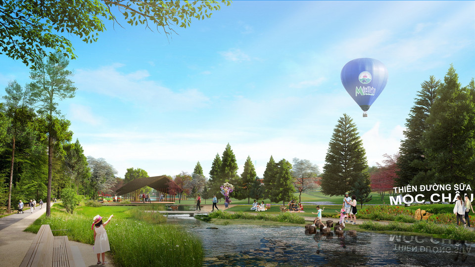 Xung quanh trang trại là đồng cỏ, cây xanh, tạo cảnh quan sinh thái hài hòa với tự nhiên. Khu vực trang trại cũng là một điểm đến để du khách có thể tham quan trải nghiệm, tìm hiểu về mô hình chăn nuôi bò sữa công nghệ cao. 