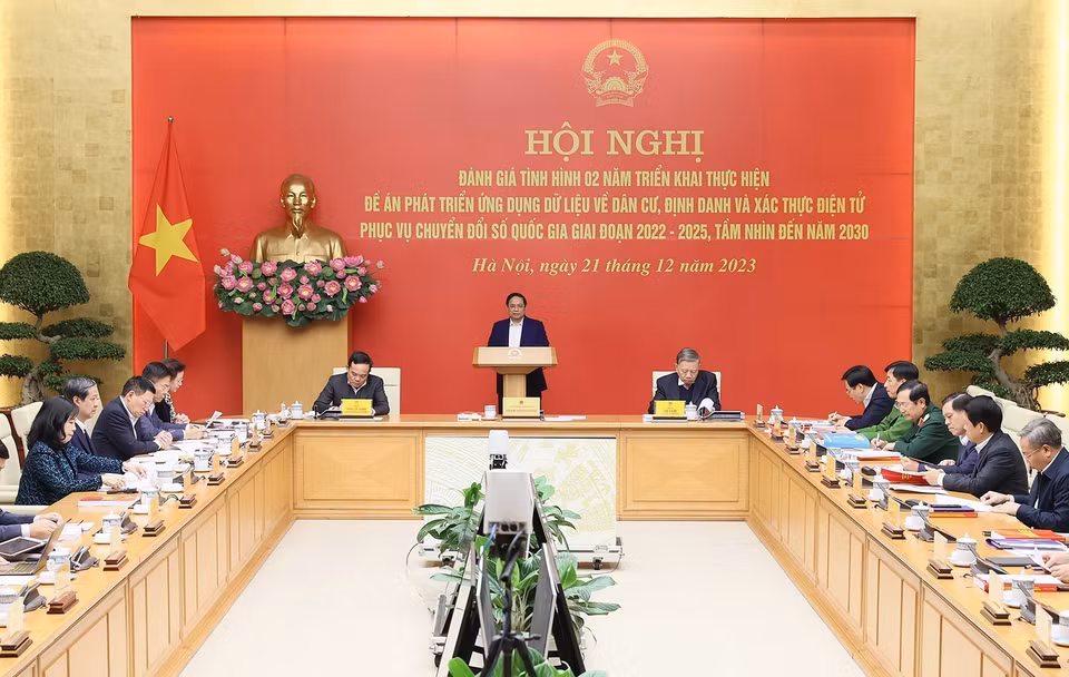 Thủ tướng Phạm Minh Chính chủ trì Hội nghị đánh giá tình hình 2 năm triển khai thực hiện Đề án 06. (Ảnh: Dương Giang/TTXVN)