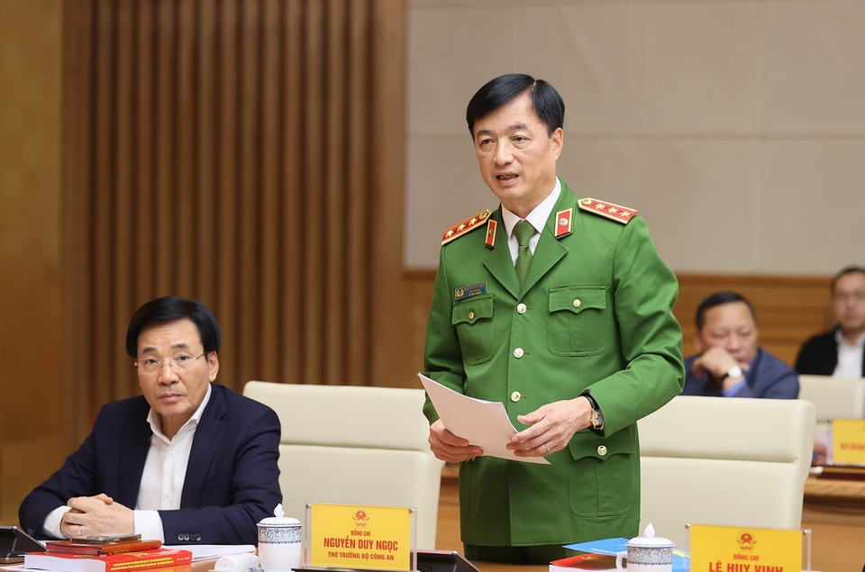 Thượng tướng Nguyễn Duy Ngọc, Thứ trưởng Bộ Công an báo cáo tình hình 2 năm triển khai thực hiện Đề án 06. (Ảnh: Dương Giang/TTXVN)