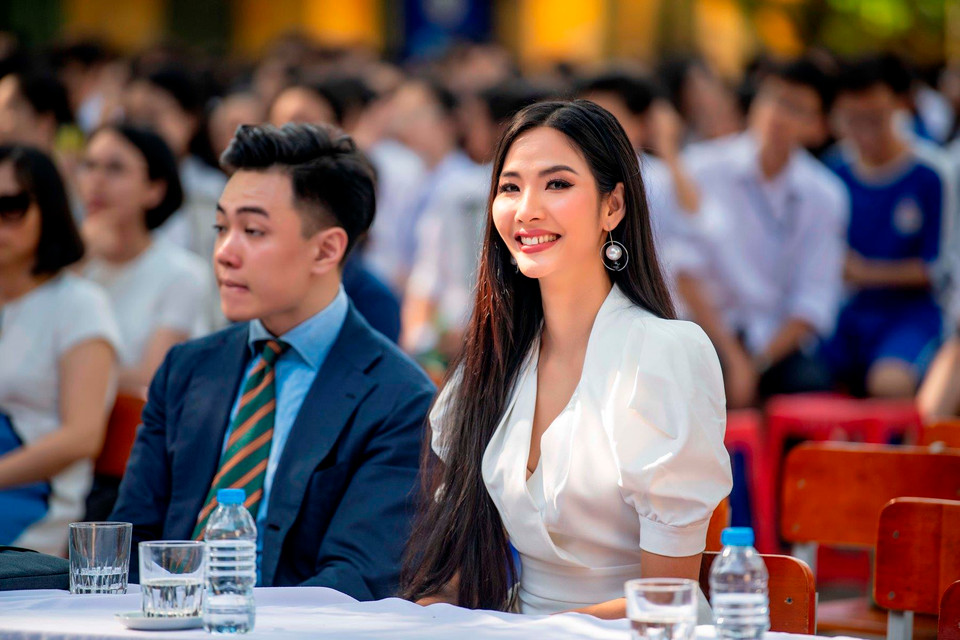 Sắp tới, Hoàng Thùy sẽ có một dự án lớn cùng tổ chức Miss Universe Vietnam, mang tên 'WE,' viết tắt của 'Women Empowermen' mà cô đã ấp ủ tâm huyết từ lâu, nhằm thúc đẩy sự phát triển của phụ nữ, trang bị những kỹ năng cần thiết giúp phụ nữ chủ động và tự tin hơn trong cuộc sống. (Ảnh: Như Hoàn/Vietnam+)