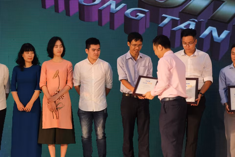 Qua vòng sơ khảo, ban tổ chức đã lựa chọn 104 tác phẩm vào vòng chung khảo. Hội đồng giải thưởng đã lựa chọn trao giải cho hơn 50 tác phẩm, nhóm tác phẩm xuất sắc. (Ảnh: M.Mai/Vietnam+)