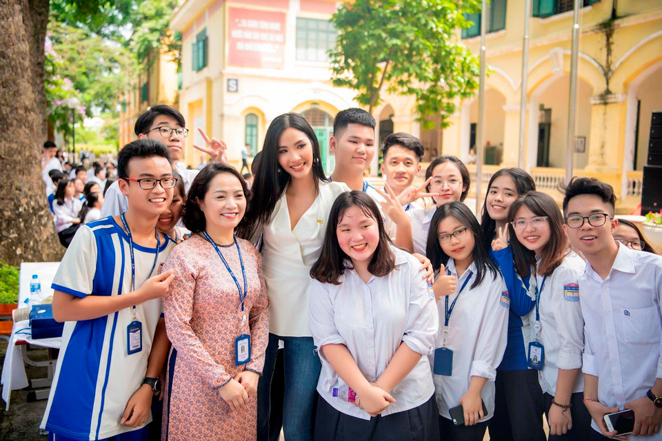 Đồng hành cùng chương trình, Á hậu Hoàng Thùy sẽ tiếp tục là diễn giả cho điểm đến kế tiếp. (Ảnh: Như Hoàn/Vietnam+)