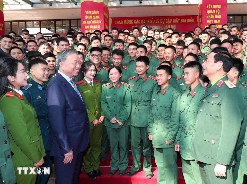 Tổng Bí thư Tô Lâm và các đại biểu. (Ảnh: Trọng Đức/TTXVN)