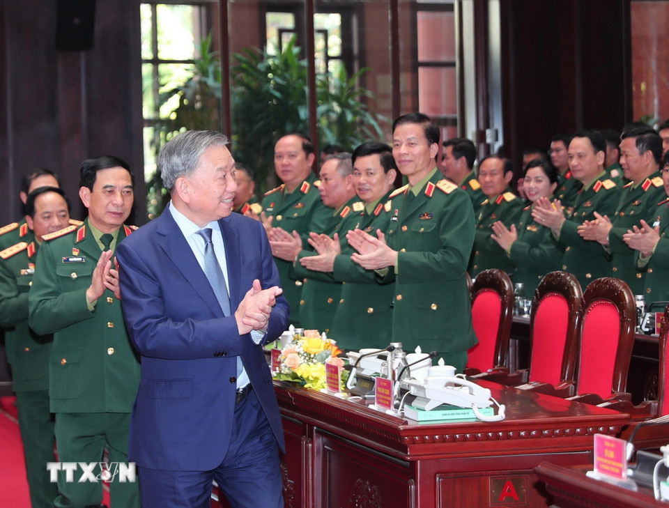 Tổng Bí thư Tô Lâm dự chương trình Gặp mặt đại biểu thế hệ trẻ trong quân đội. (Ảnh: Trọng Đức/TTXVN)