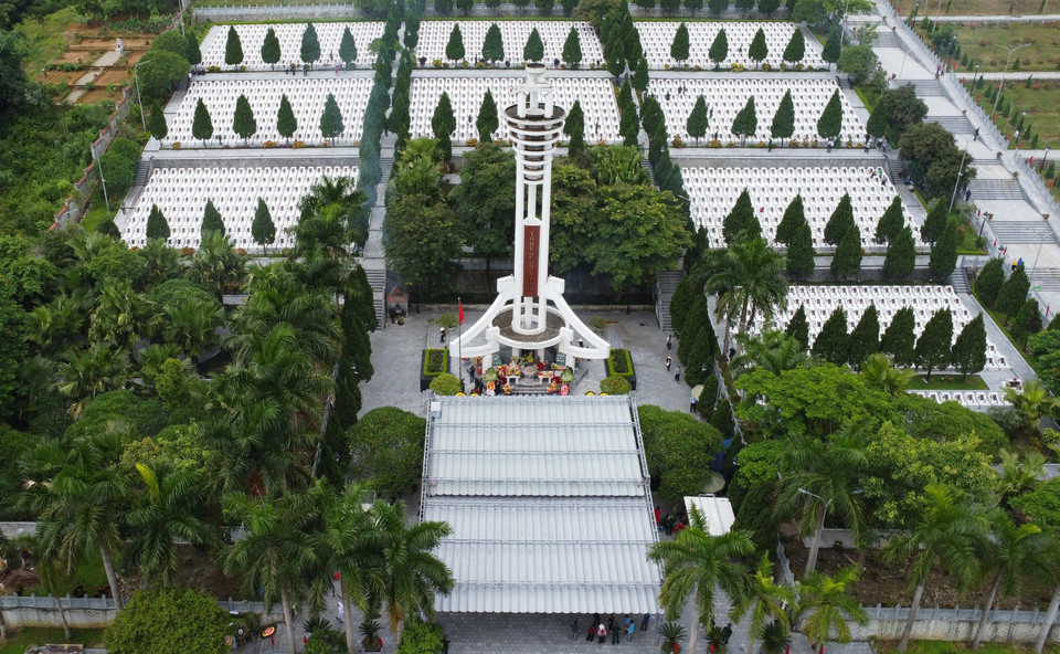 Quang cảnh Nghĩa trang Liệt sỹ Quốc gia Vị Xuyên. (Ảnh: Hoàng Hiếu/TTXVN)