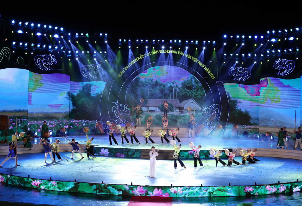 Chương trình nghệ thuật tại buổi lễ. (Ảnh: Thống Nhất/TTXVN)