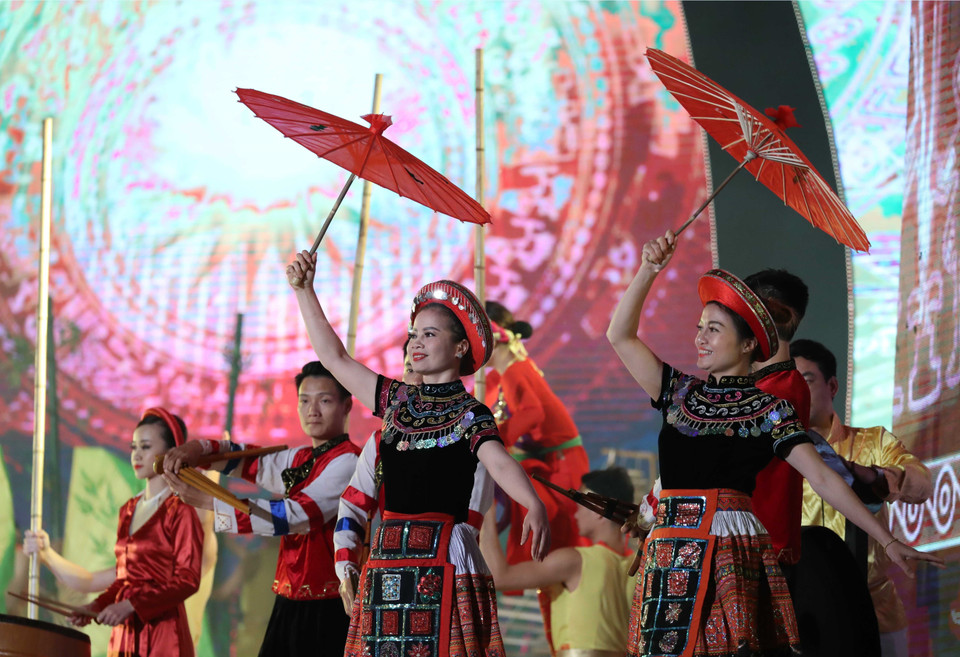 Chương trình nghệ thuật tại buổi lễ. (Ảnh: Thống Nhất/TTXVN)