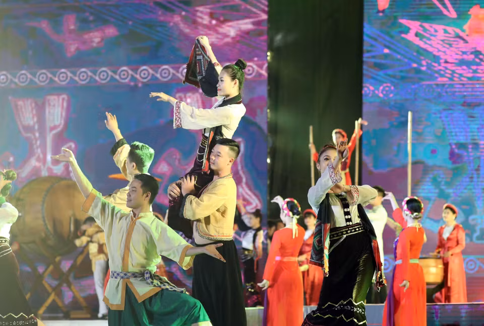 Chương trình nghệ thuật tại buổi lễ. (Ảnh: Thống Nhất/TTXVN)