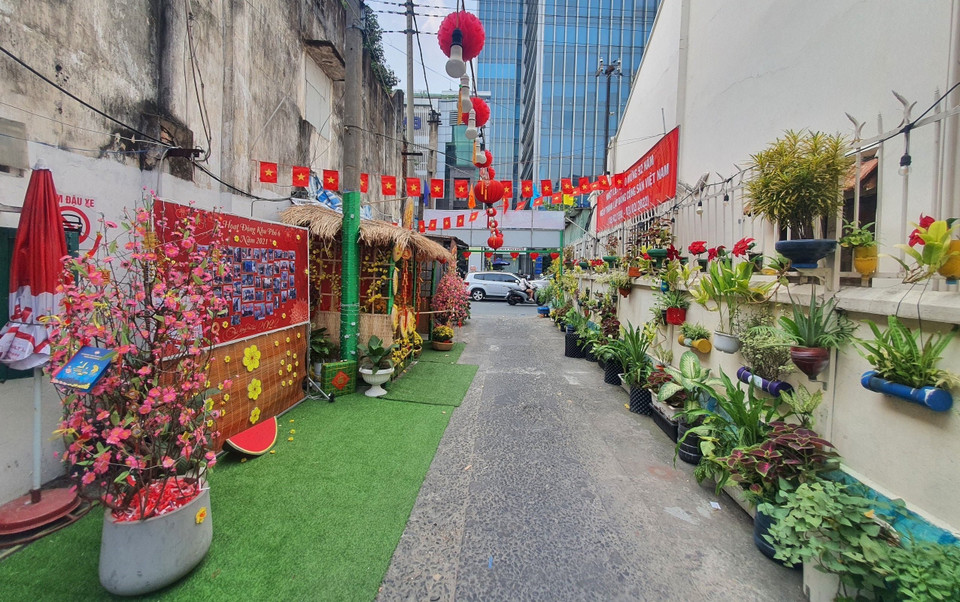 Hẻm 153 Nguyễn Thị Minh Khai (Quận 1) được trang trí với nhiều tiểu cảnh đẹp mắt. (Ảnh: Thu Hương/TTXVN)