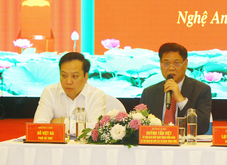 Ông Huỳnh Tấn Việt, Ủy viên Trung ương Đảng, Bí thư Đảng ủy Khối các cơ quan Trung ương chủ trì tại hội nghị. (Ảnh: Tá Chuyên/TTXVN)