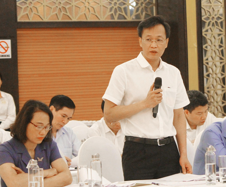 Ông Nguyễn Hữu Nghĩa, Ủy viên Trung ương Đảng, Ủy viên Ban Chấp hành Đảng bộ Khối các cơ quan Trung ương, Phó Trưởng Ban Kinh tế Trung ương phát biểu tại hội nghị. (Ảnh: Tá Chuyên/TTXVN)