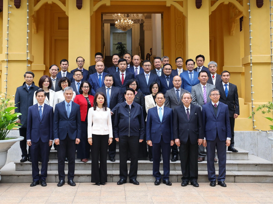 Chủ tịch nước Lương Cường với các đại biểu. (Ảnh: Lâm Khánh/TTXVN)