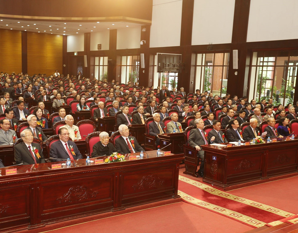 Tổng Bí thư Nguyễn Phú Trọng cùng nhiều đồng chí lãnh đạo, nguyên lãnh đạo cấp cao của Đảng, Nhà nước dự Lễ kỷ niệm. (Ảnh: Trí Dũng/TTXVN)