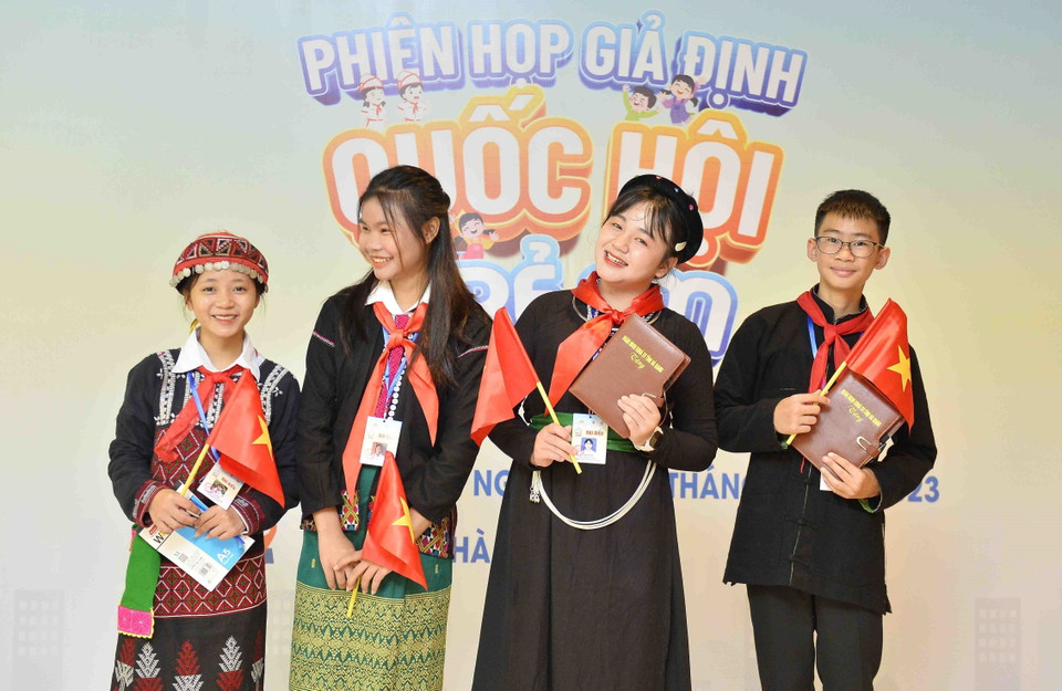 Các đại biểu dự Phiên họp giả định Quốc hội Trẻ em lần thứ nhất năm 2023. (Ảnh: Minh Đức/TTXVN)