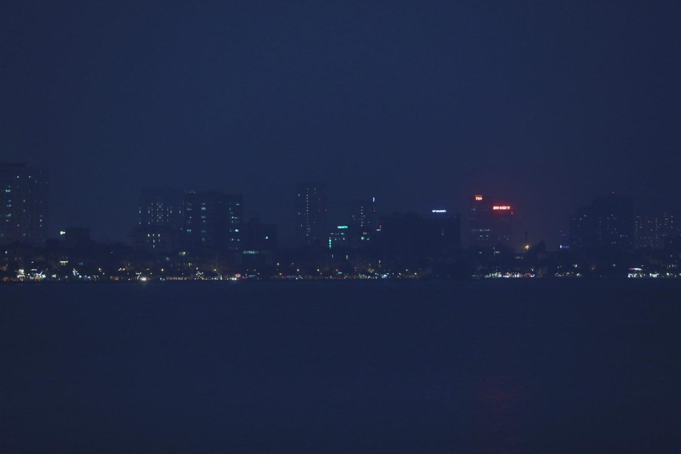 Hồ Tây là một trong những địa điểm ô nhiễm nhất của Hà Nội, theo ứng dụng Air Visual lên đến hơn 300 AQI. (Ảnh: Thành Đạt/TTXVN)