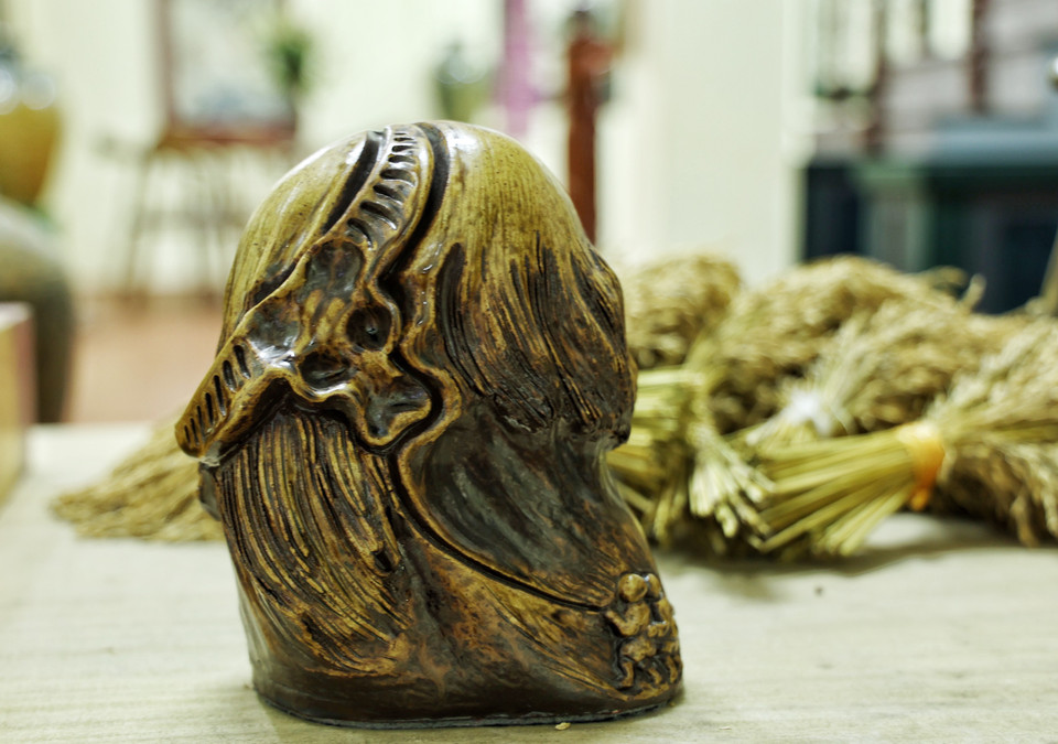 Hình ảnh trâu mà Trần Tước tái hiện còn được lấy cảm hứng từ 'Thập mục ngưu đồ' (mười bức tranh chăn trâu nổi tiếng trong Thiền tông, tương ứng với quá trình hành đạo của một người phát nguyện đạt Giác ngộ). (Ảnh: Xuân Mai/Vietnam+)