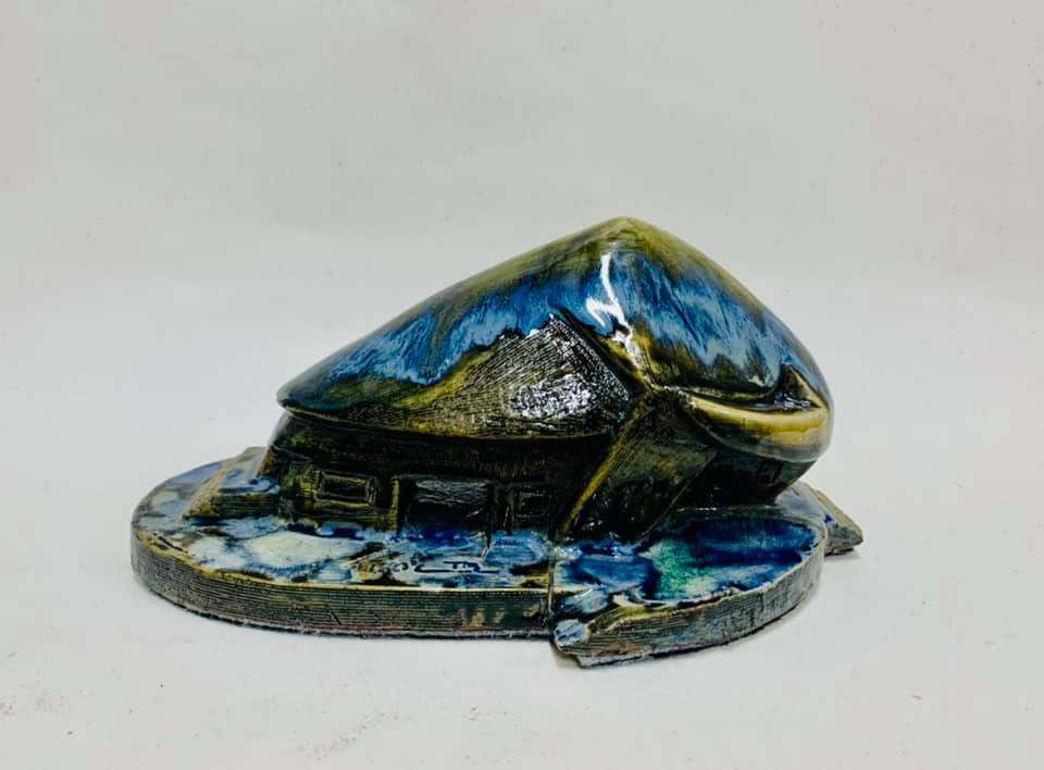 Cùng ngắm bộ sưu tập trâu độc đáo bằng chất liệu gốm của nghệ nhân ưu tú Trần Tước. (Ảnh: CTV/Vietnam+)