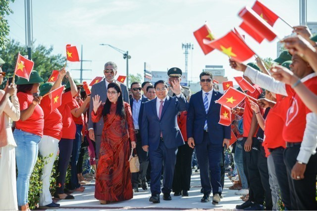 Thủ tướng Phạm Minh Chính và Phu nhân đến dự Lễ khánh thành tôn tạo Tượng đài Chủ tịch Hồ Chí Minh tại thủ đô Santo Domingo. (Ảnh: Dương Giang/TTXVN)