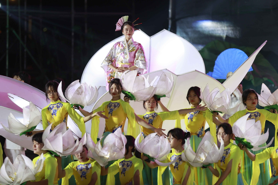 Tiết mục văn nghệ khai mạc Tuần Văn hóa-Du lịch Hà Nam năm 2023. (Ảnh: Doãn Tấn/TTXVN)