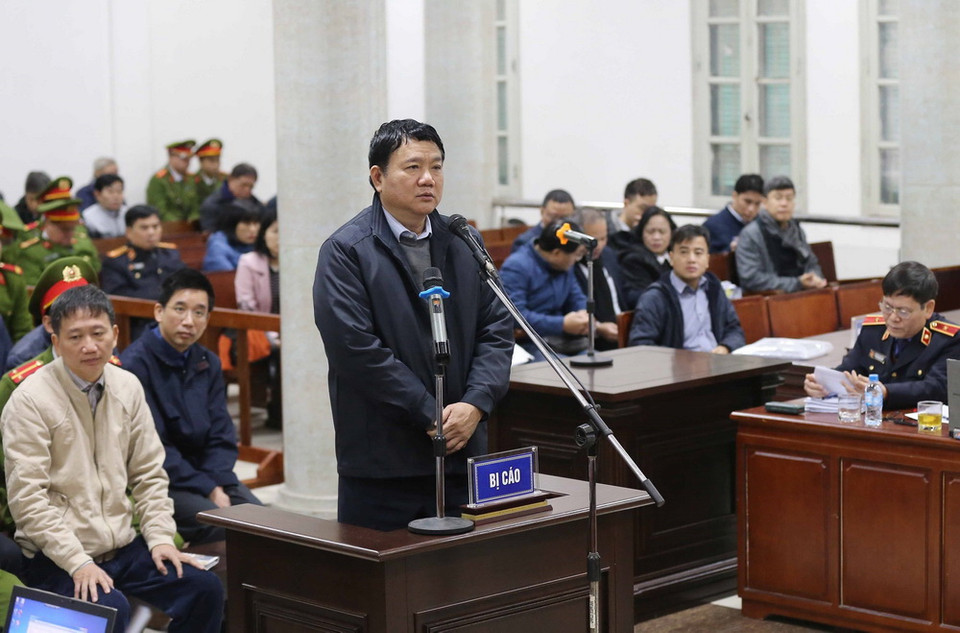 Bị cáo Đinh La Thăng trả lời câu hỏi của Luật sư. (Ảnh: Doãn Tấn/TTXVN)