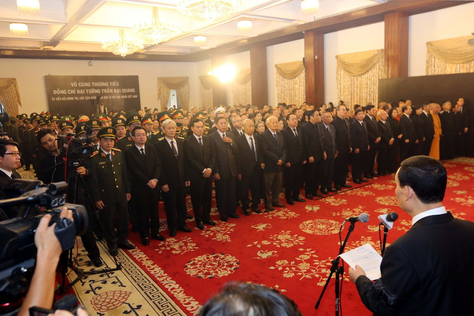 Đoàn lãnh đạo Thành phố Hồ Chí Minh, do đồng chí Nguyễn Thiện Nhân, Ủy viên Bộ Chính trị, Bí thư Thành ủy Thành phố Hồ Chí Minh làm trưởng đoàn, đến dự Lễ truy điệu Chủ tịch nước Trần Đại Quang tại Hội trường Thống nhất Thành phố Hồ Chí Minh. (Ảnh: Thanh Vũ/TTXVN)