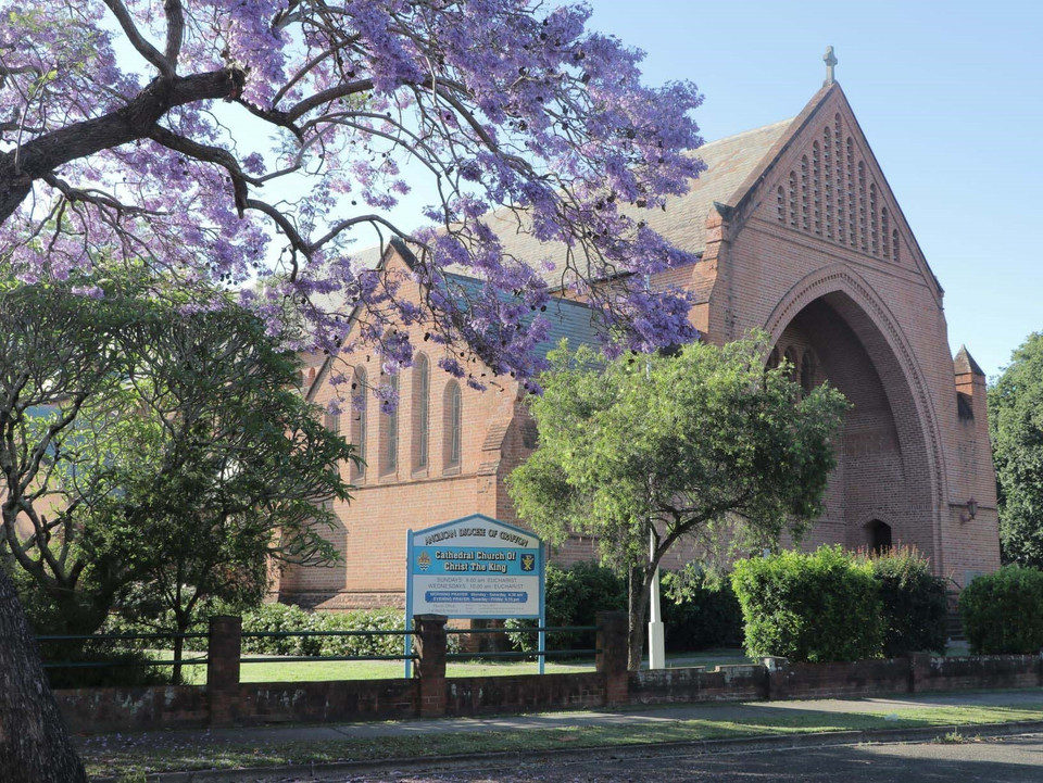 Hoa phượng tím tại một nhà thờ Thiên Chúa giáo ở Grafton.(Ảnh: Nguyễn Minh/TTXVN)