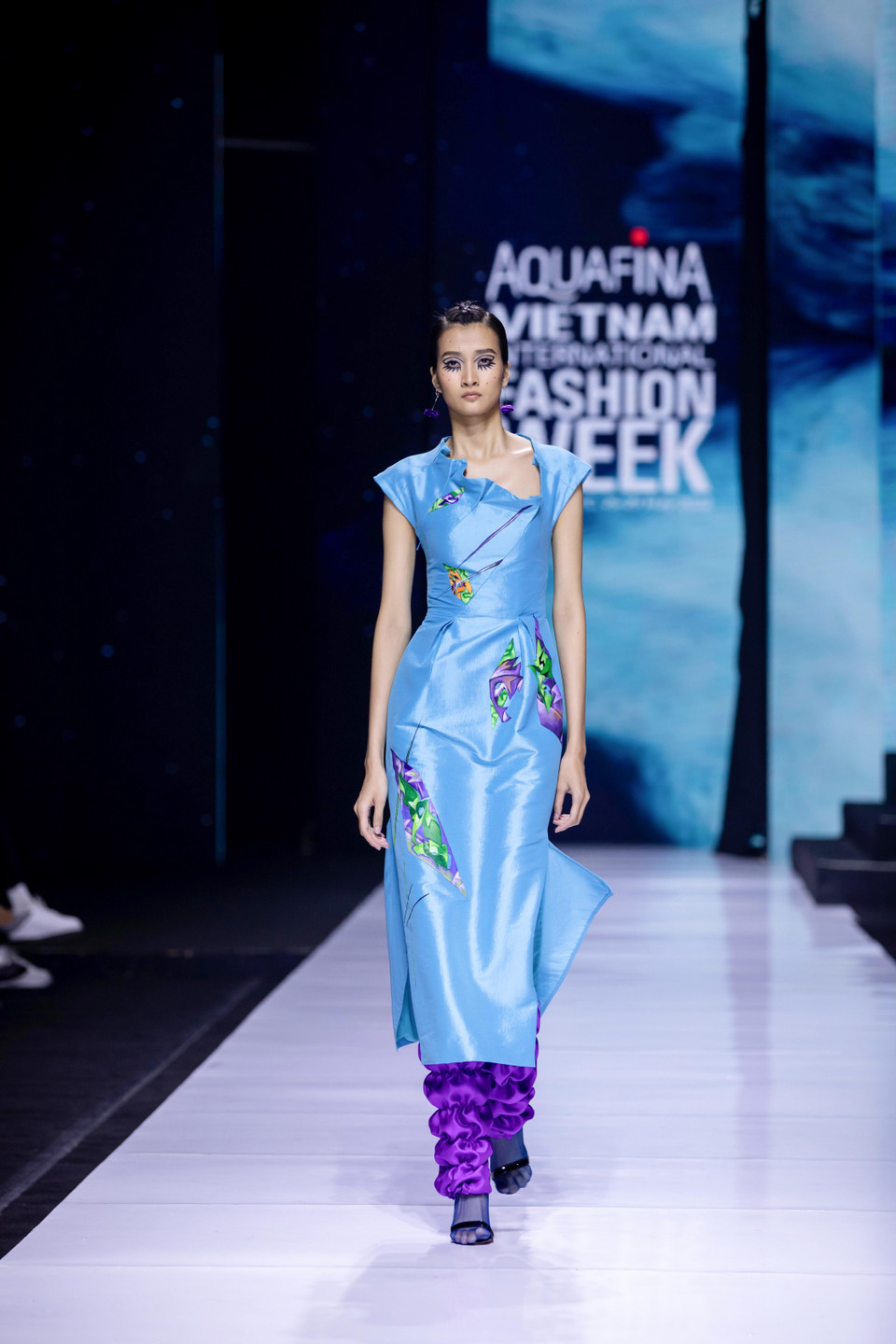 Thiết kế trong bộ sưu tập ‘Hidden Gem’ (Ngọc quý trong đá) của Tiny Ink by Hoàng Quyên. (Ảnh: CTV/Vietnam+)