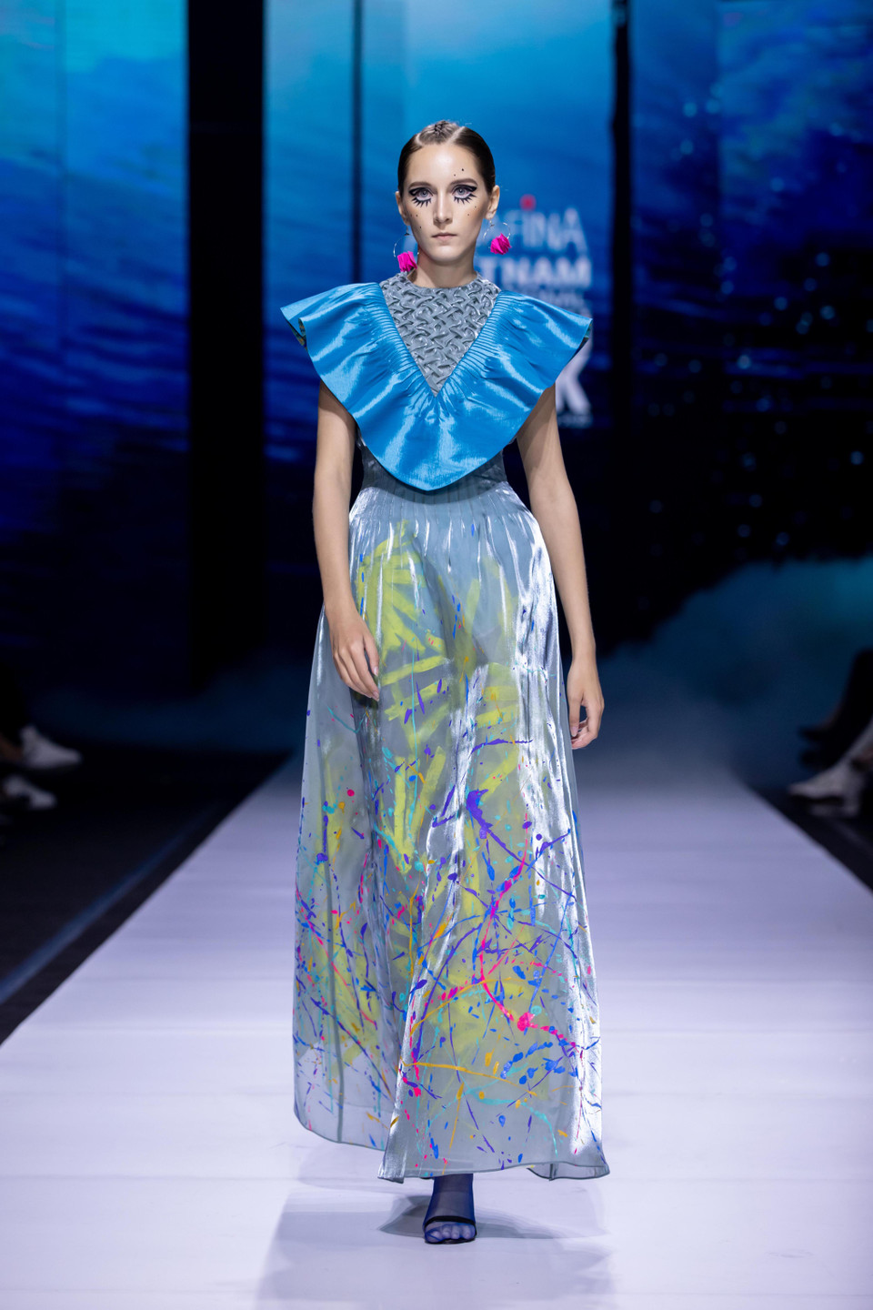 Thiết kế trong bộ sưu tập ‘Hidden Gem’ (Ngọc quý trong đá) của Tiny Ink by Hoàng Quyên. (Ảnh: CTV/Vietnam+)