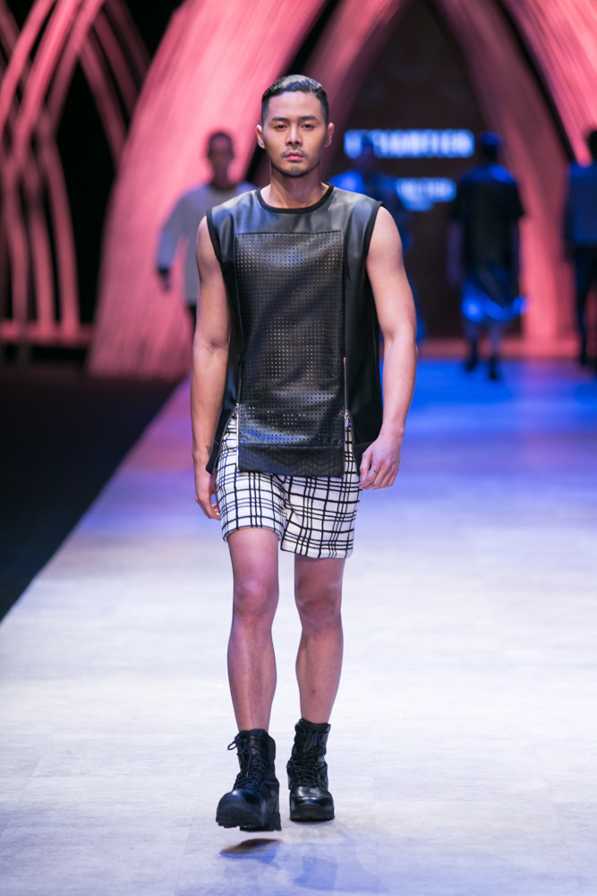 Chất thị thành được Lý Giám Tiền gửi gắm trong nền nhạc hip hop kết hợp với EDM, tiết tấu nhanh, mạnh mẽ. (Ảnh: BTC)