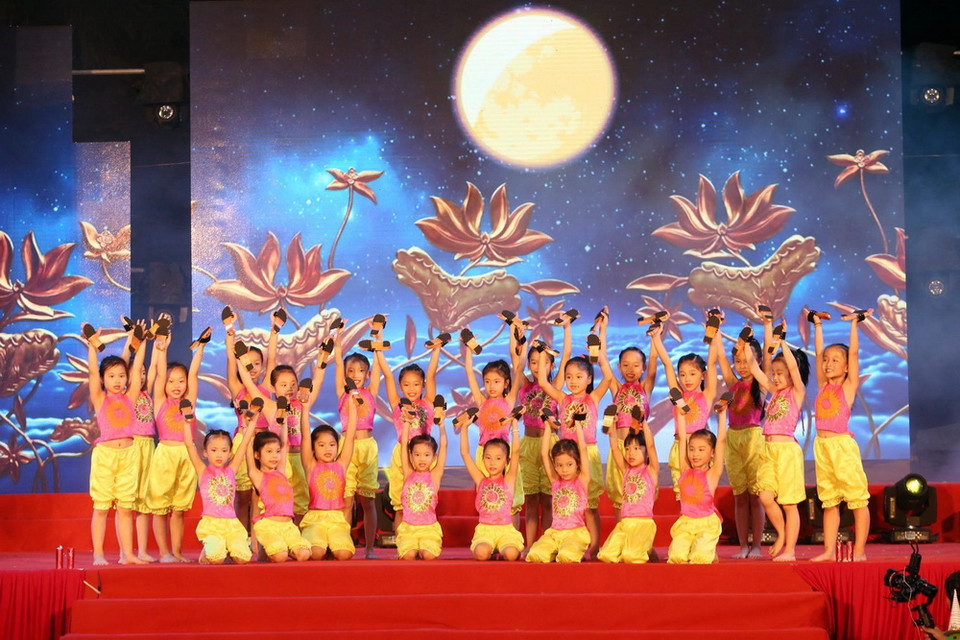 Các tiết mục văn nghệ được biểu diễn tại Chương trình Đêm hội Trăng rằm 2018. (Ảnh: Anh Tuấn/TTXVN)
