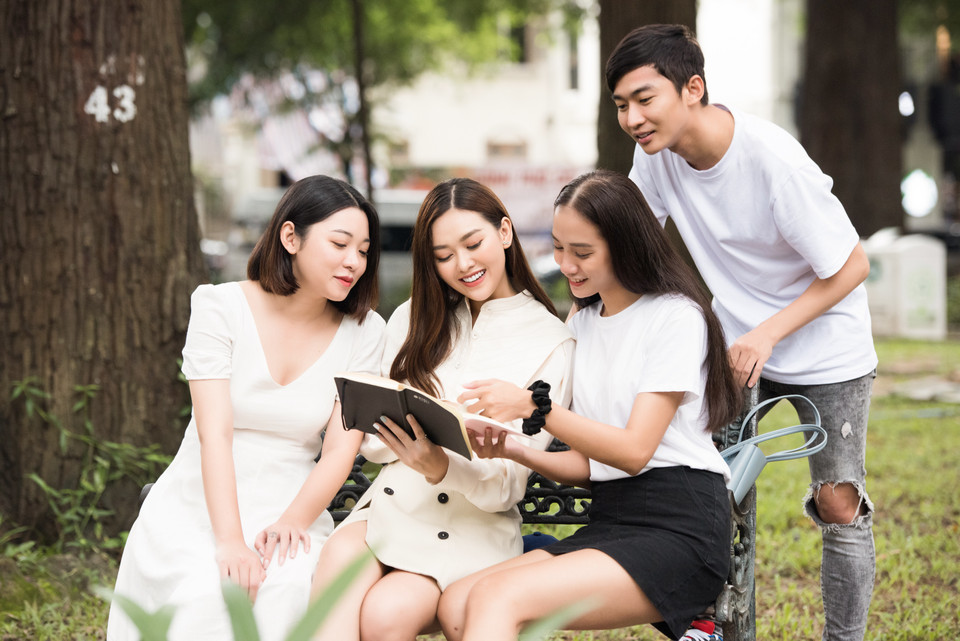 Cùng ngắm bộ ảnh khi Á hậu Tường San thực hiện clip giới thiệu để gửi đến ban tổ chức cuộc thi. (Ảnh: CTV/Vietnam+)