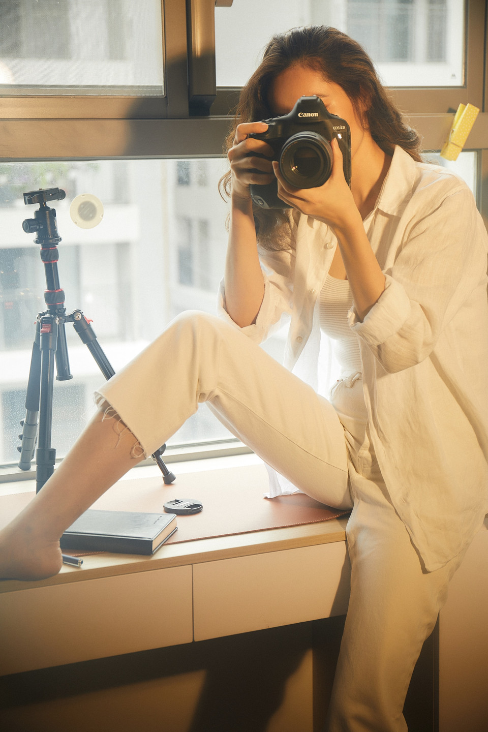 Cô từng tham gia chương trình Truyền hình thực tế về du lịch Vietnam Why Not và nhận giải nhất cùng với Á hậu Kim Duyên, siêu mẫu Võ Hoàng Yến. Tại Road To Miss Universe 2021, cô là cố vấn hỗ trợ Kim Duyên trên hành trình đến với Miss Universe 2021. Hoàng My cũng là khách mời trong những buổi đuối thoại của digital series ‘VINAWOMAN-Bản lĩnh Việt Nam.’ (Ảnh: CTV/Vietnam+)