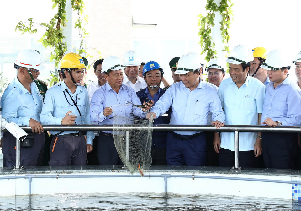  Thủ tướng Nguyễn Xuân Phúc thăm và làm việc tại Công ty TNHH Gang thép Hưng Nghiệp Formosa Hà Tĩnh. (Ảnh: Thống Nhất/TTXVN)