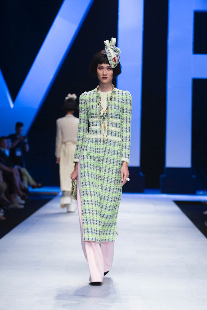 Bộ sưu tập 'Coco yêu dấu,' được giới thiệu trong khuôn khổ Tuần lễ thời trang Quốc tế Việt Nam Xuân Hè 2018 – Vietnam International Fashion Week Spring Summer 2018. 