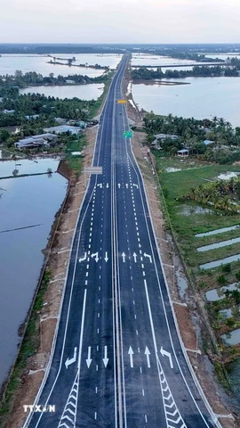 Diện mạo cao tốc Cần Thơ - Cà Mau trước ngày khánh thành