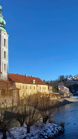 Một góc thành phố nằm bên bờ sông Vltava (Ảnh: Việt Thắng/TTXVN)