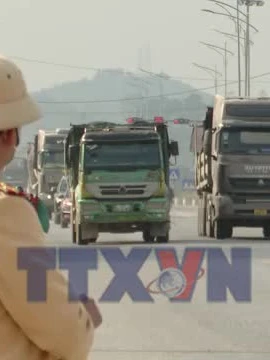 Quảng Trị: Tăng cường xử lý xe quá khổ, quá tải dịp giáp Tết Nguyên đán